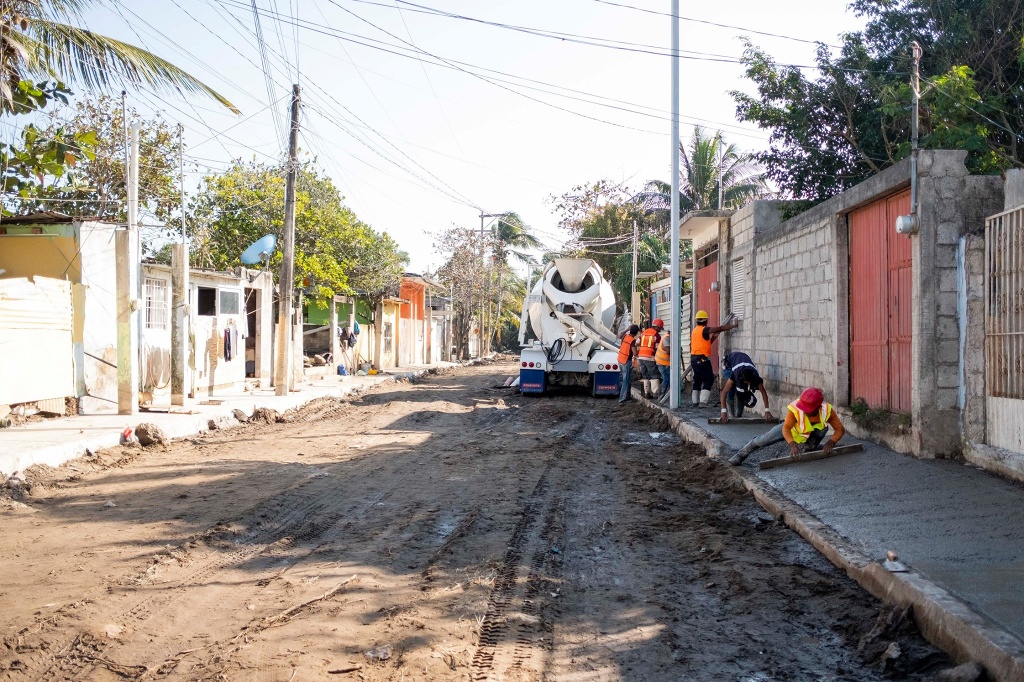 Imagen Reporta Boca del Río avance en obras de calle en colonia Miguel Alemán