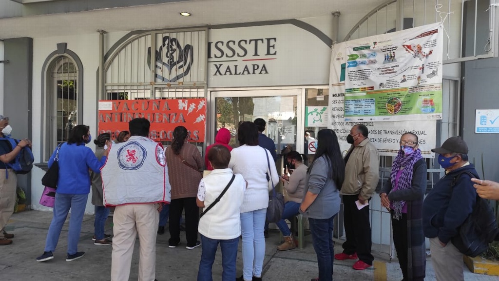 Derechohabientes del ISSSTE protestan por falta de medicamentos y ...