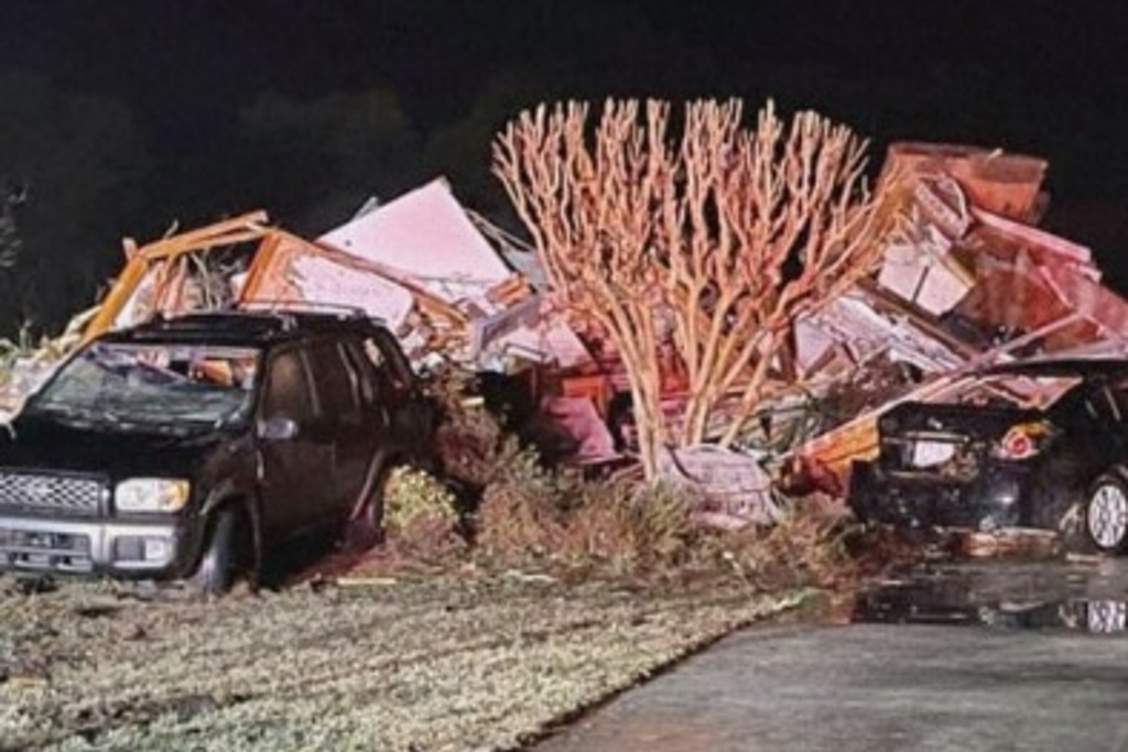 Imagen Deja 3 muertos y varios desaparecidos un tornado en Carolina del Norte