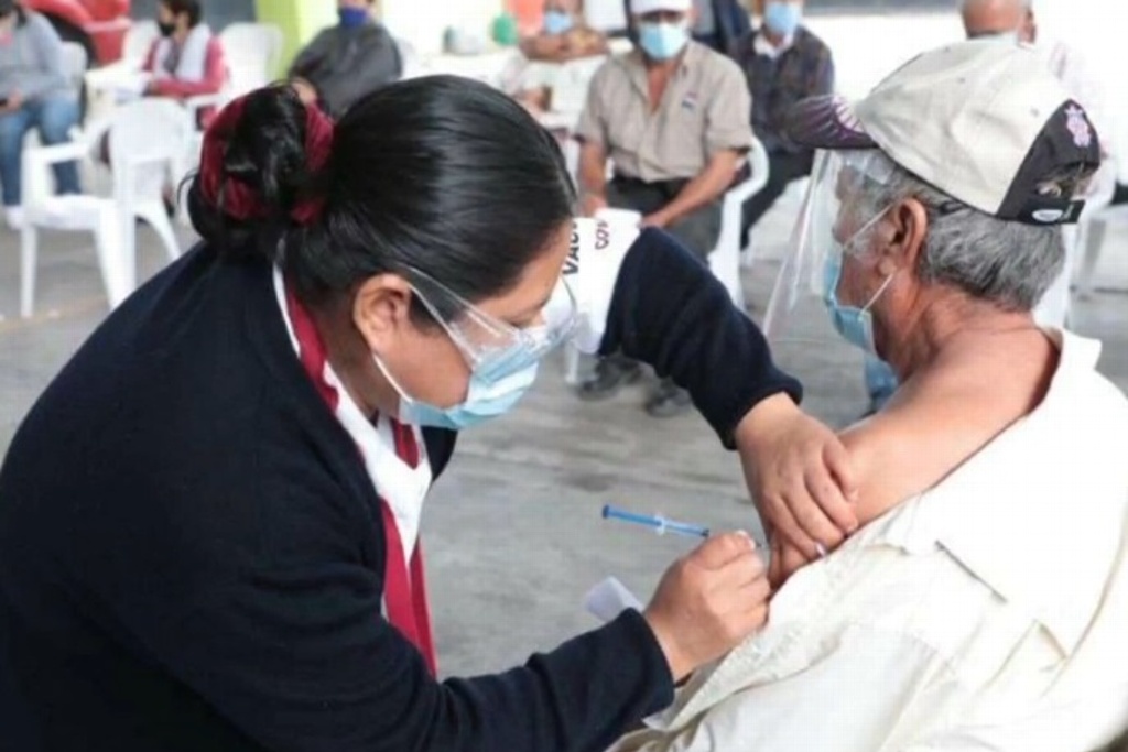 Imagen Serán vacunados contra COVID-19 abuelitos que no hayan podido registrarse en Veracruz