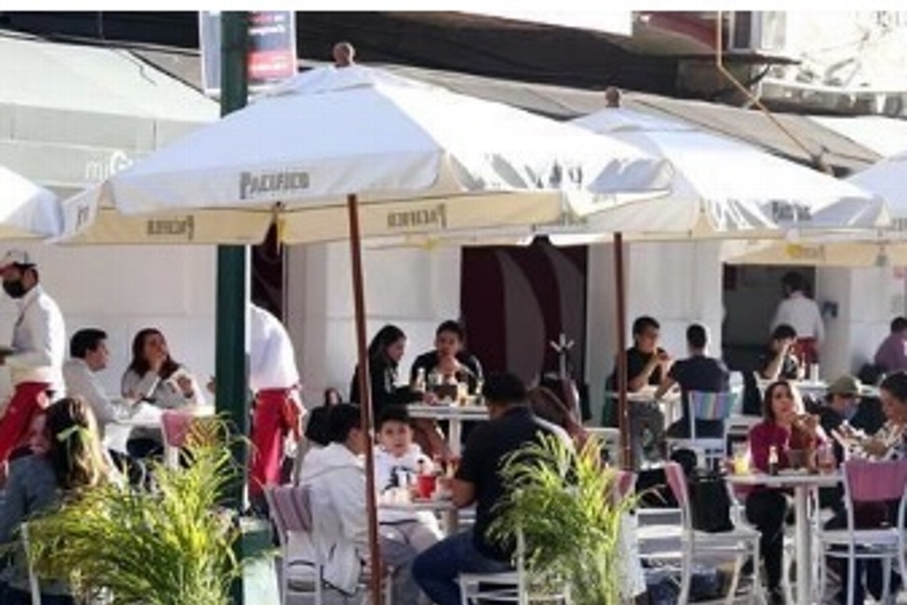 Imagen Restaurantes y bares se adelantan con aforo repleto en interiores en CdMx