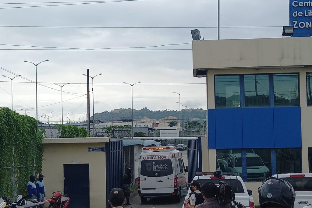 Imagen Mueren al menos 50 reos tras motines en 3 cárceles de Ecuador