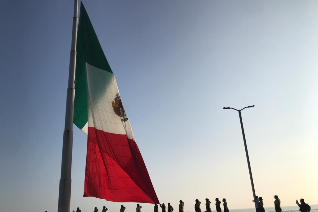 Imagen Celebran el Día de la Bandera en Veracruz 