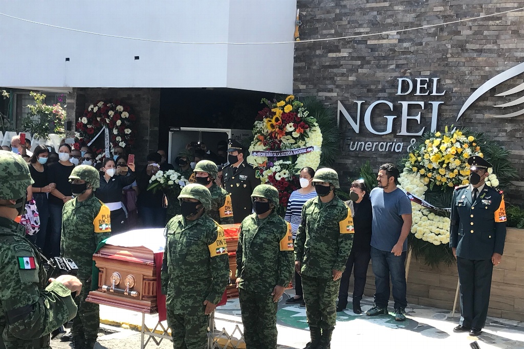 Imagen Homenajean y despiden a médico militar fallecido en desplome de avión en “Lencero”, Veracruz