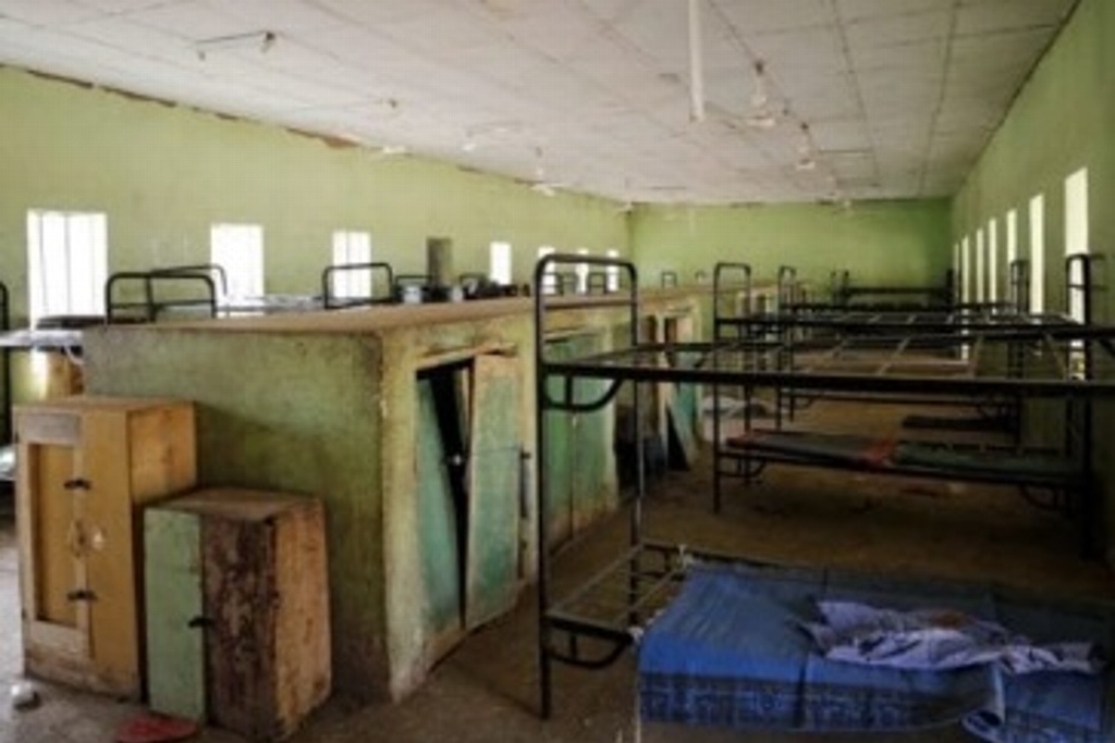 Imagen Hombres armados secuestran a 300 niñas en secundaria de Nigeria