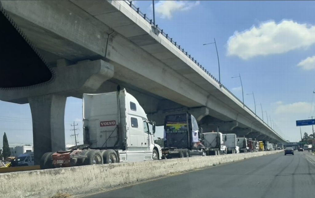 Imagen Bloqueo en ambos sentidos en autopista Puebla-Córdoba: Guardia Nacional
