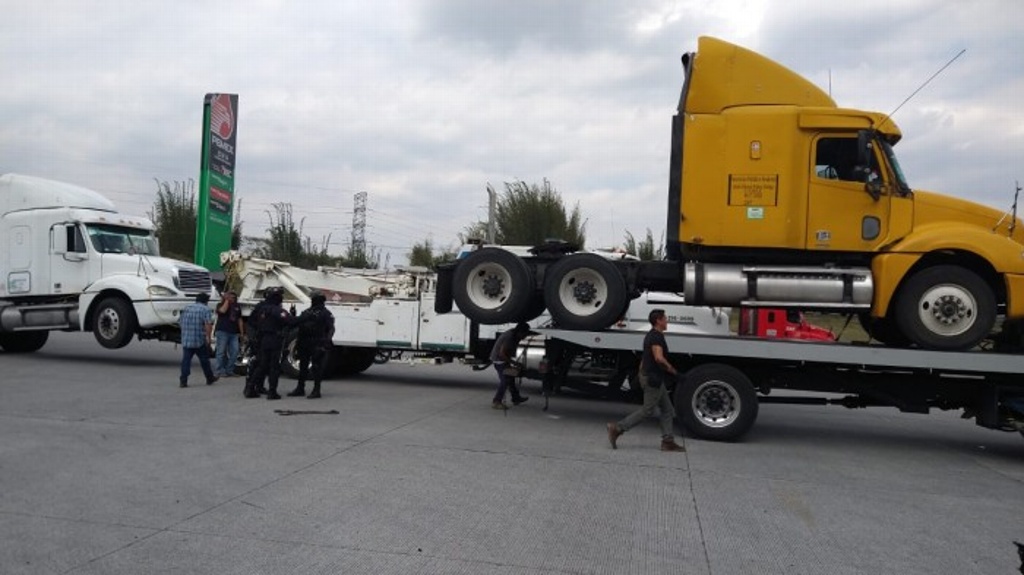 Imagen Recuperan tráileres robados en autopista Veracruz-Córdoba