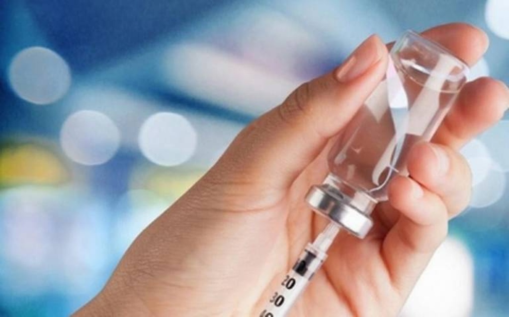 Imagen AstraZeneca cambiará etiquetado de su vacuna luego de relación con trombos