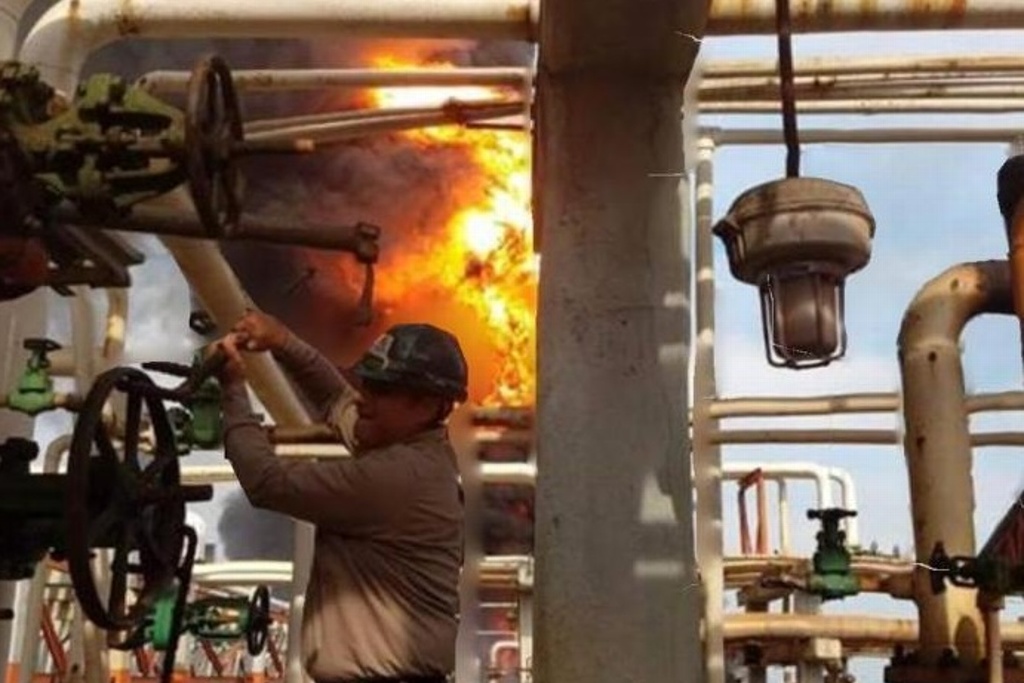 Imagen Viralizan fotografía de trabajador de Pemex lo llaman 