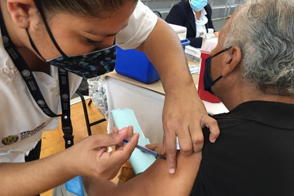 Imagen Antes del 20 de abril tienen que estar vacunados todos los adultos mayores, afirma AMLO