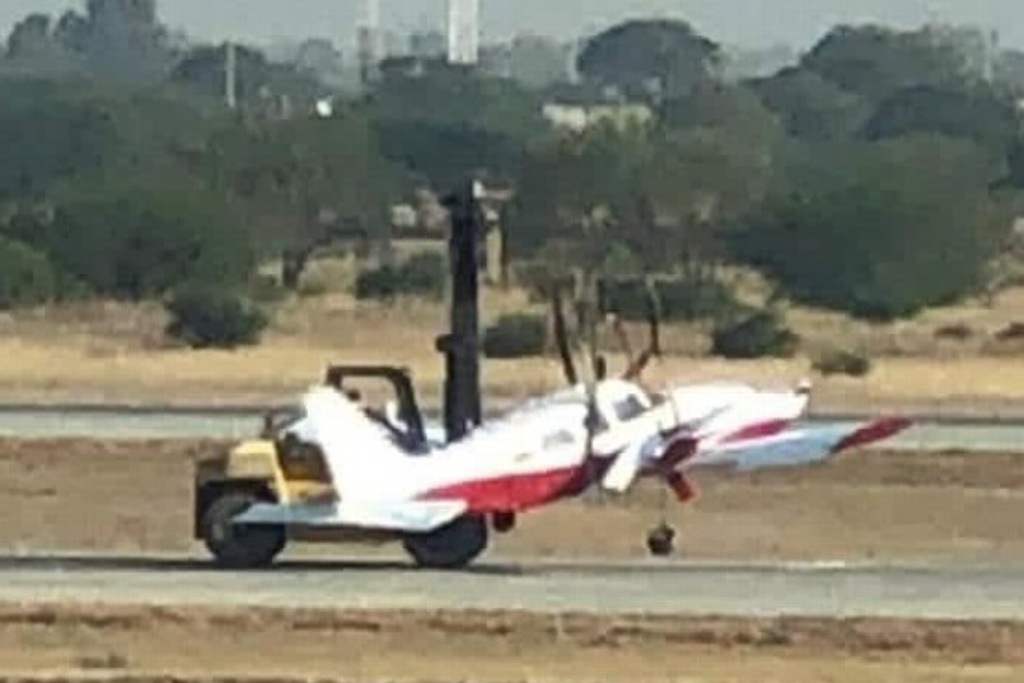Imagen Avioneta se accidenta al aterrizar en Aeropuerto Internacional de Querétaro