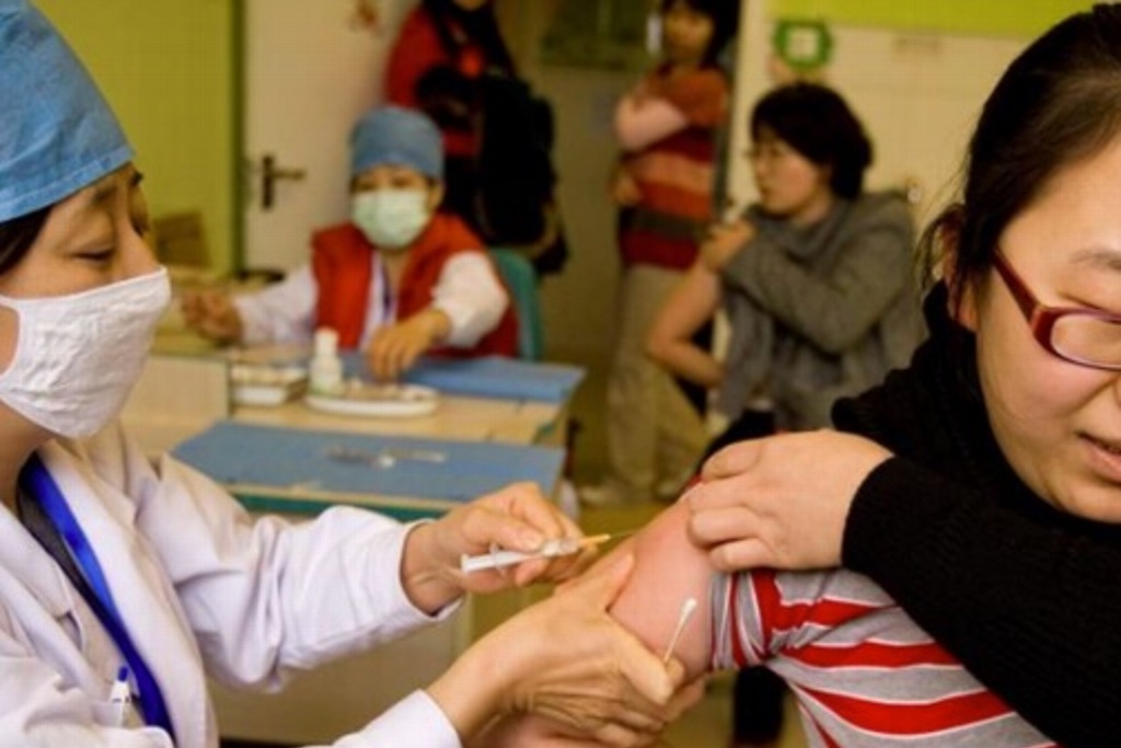 Imagen China reconoce baja efectividad de sus vacunas anticovid, evalúa mezclar dosis