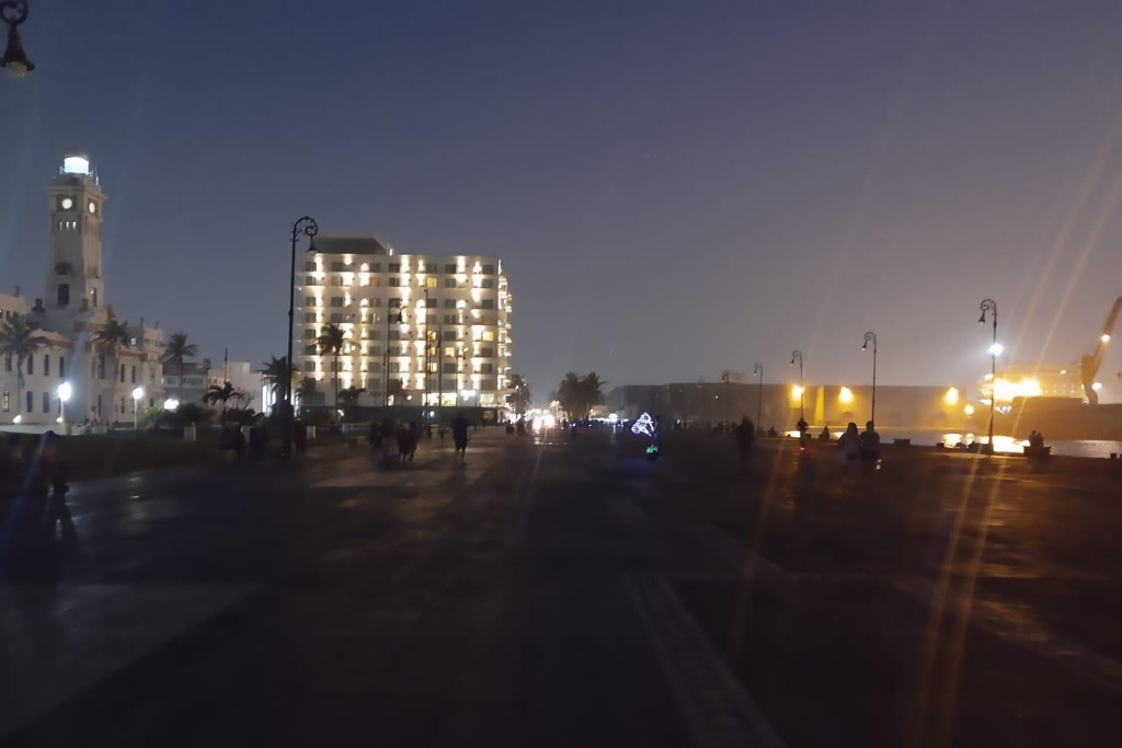 Imagen Se queda sin luz la Macroplaza y el Malecón de Veracruz 
