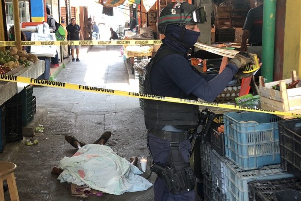 Imagen Hombre muere de aparente infarto en el mercado Malibrán, en Veracruz