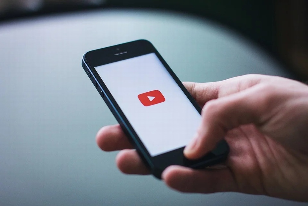 Imagen YouTube prueba traducción automática de videos