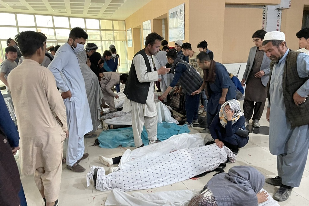 Imagen Al menos 50 muertos por atentado contra escuela femenina en Afganistán