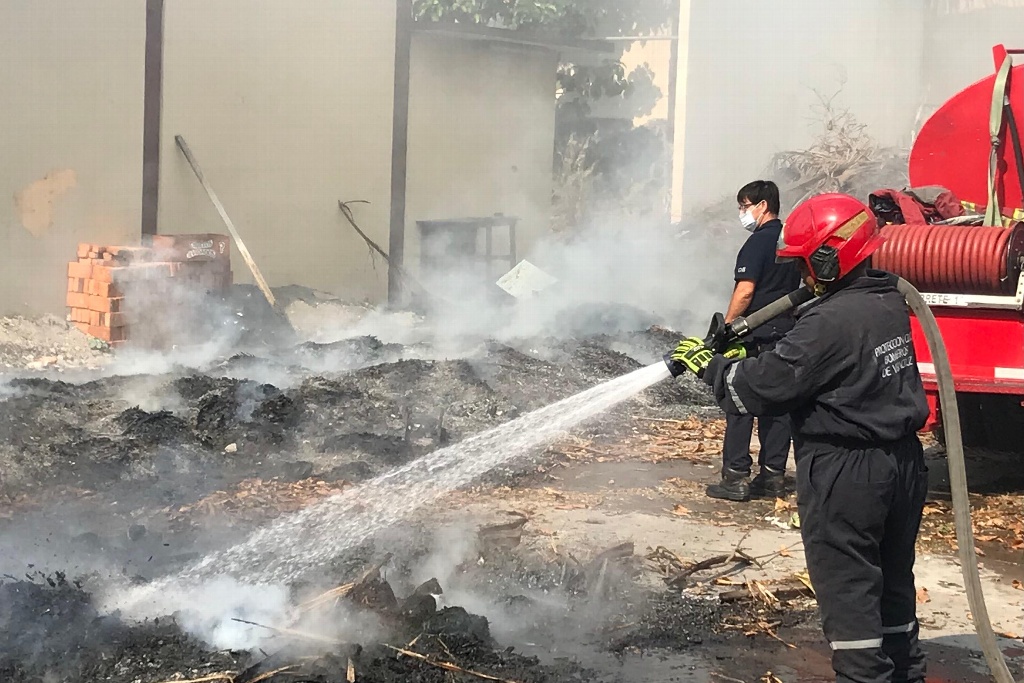 Imagen Se registra incendio en Secundaria Técnica 26 de Veracruz