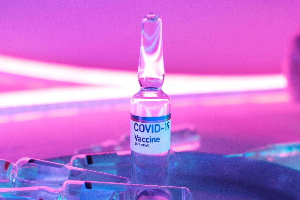 Imagen Pide OMS no vacunar a niños y adolescentes contra COVID-19