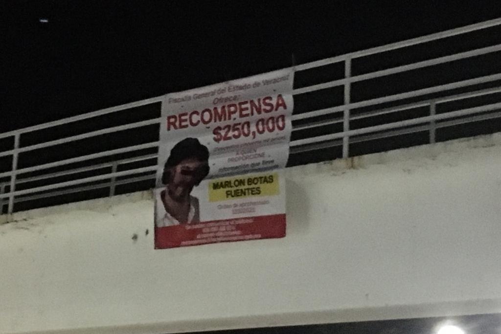 Imagen Aparecen carteles en puentes de Boca del Río, ofrecen recompensa por Marlon 