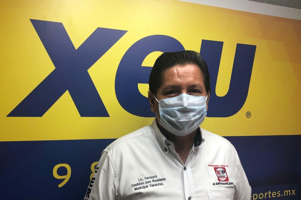 Imagen Juan Ferreyra iría contra parquímetros en caso de llegar a la alcaldía de Veracruz 