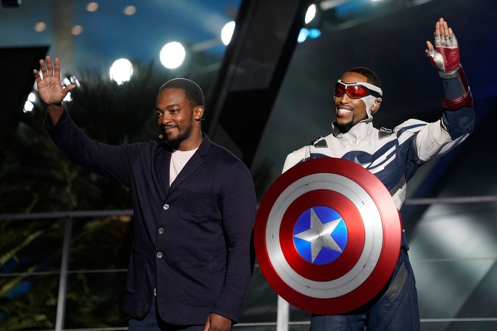 Imagen Presentan en Disney al primer Capitán América negro