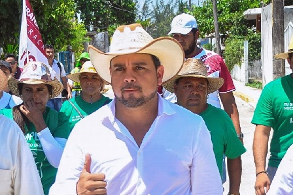 Imagen Según el PREP, Marcos Isleño gana en Medellín de Bravo