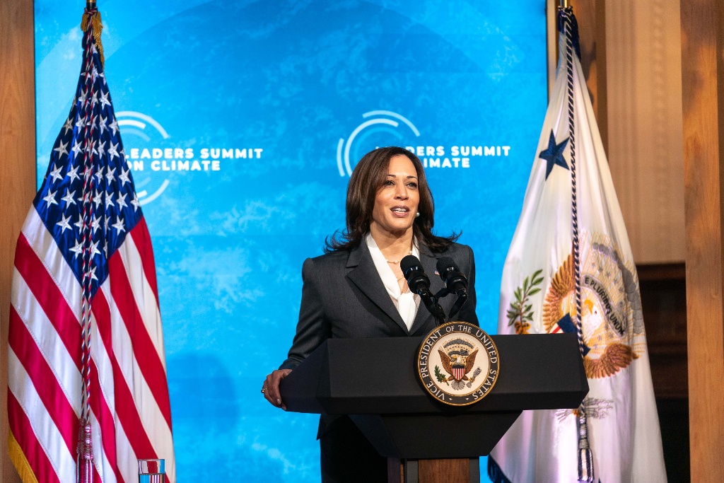 Imagen Kamala Harris se reúne con mujeres empresarias en la CDMX