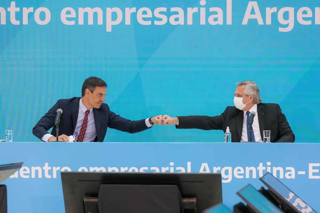 Imagen 'Mexicanos salieron de los indios': dice presidente de Argentina y lo acusan de racista