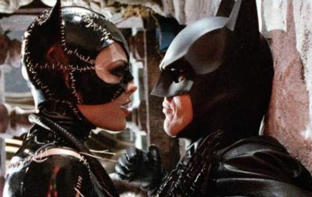Imagen Censuran escena de sexo oral entre Batman y Gatúbela