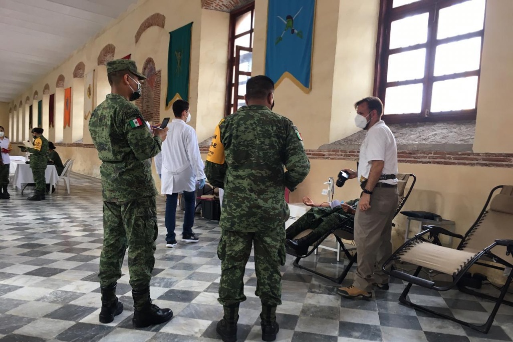 Imagen Elementos del Ejército Mexicano participan como donadores altruistas de sangre en Veracruz