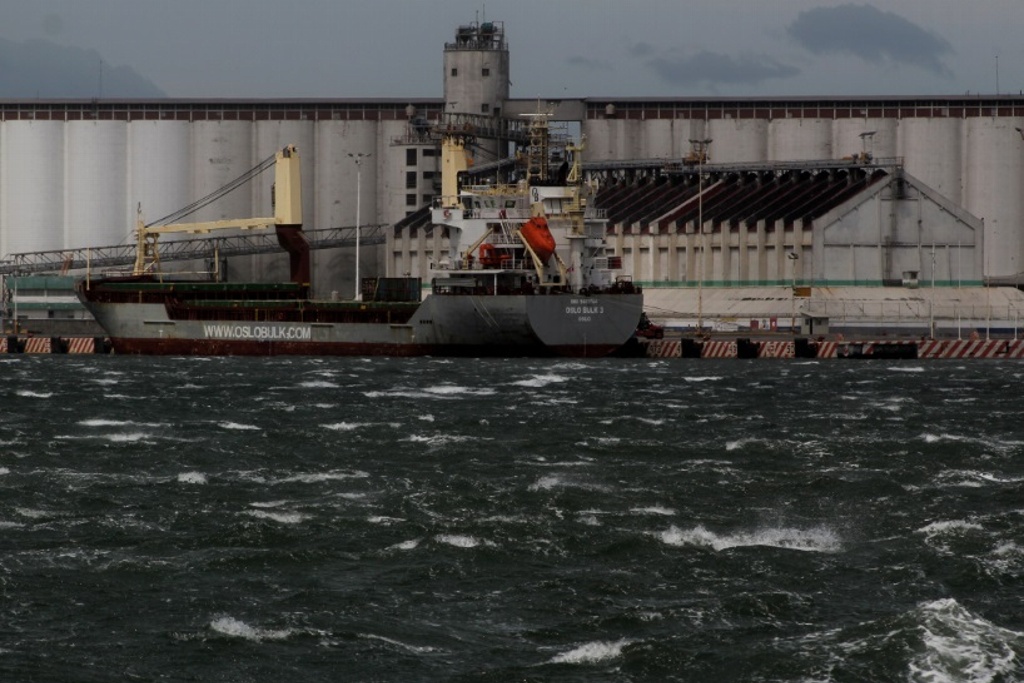 Imagen Cierran el puerto de Veracruz a navegación mayor y menor por evento de norte