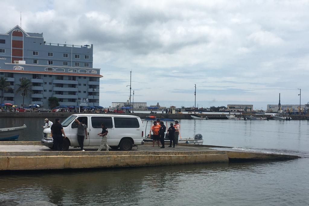 Imagen Encuentran cadáver de hombre flotando en el muelle de Veracruz (Video)