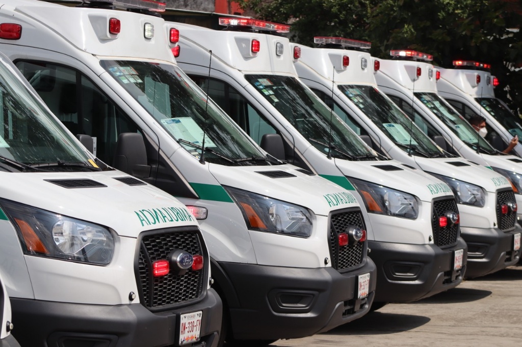 Imagen IMSS Veracruz Sur, con 28 nuevas ambulancias para traslados programados 