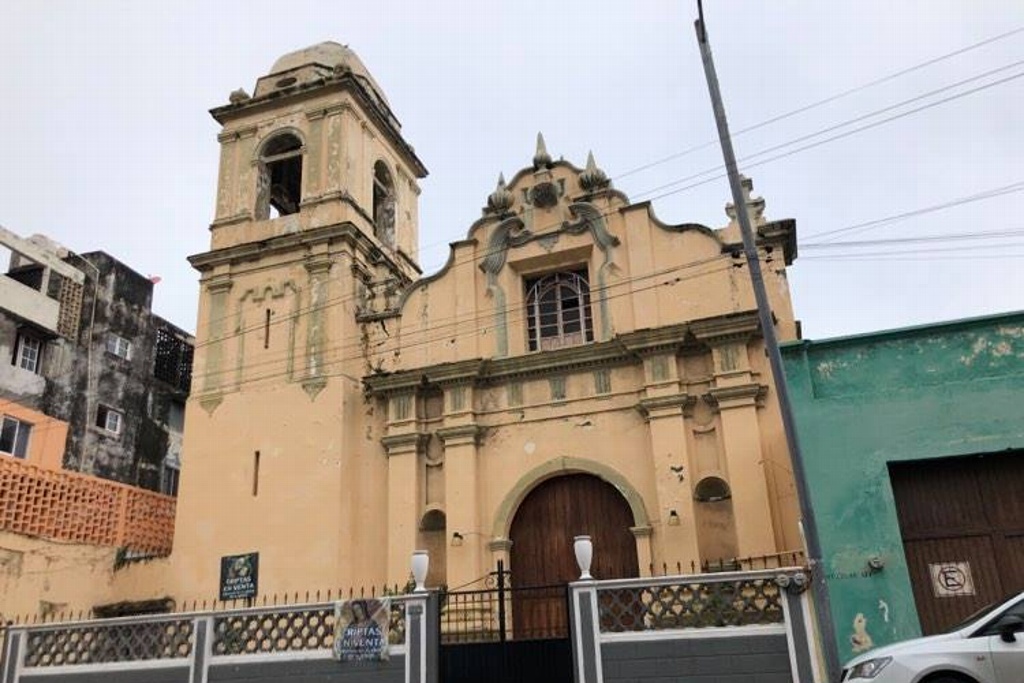 Imagen Roban dos veces en menos de un mes la misma iglesia en el centro de Veracruz 