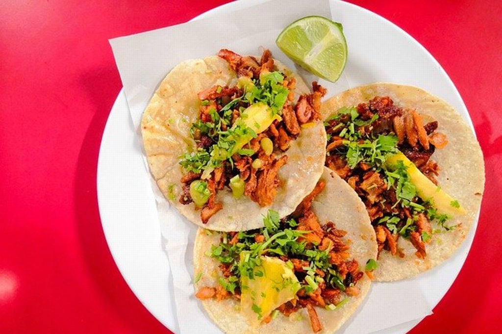 Imagen Bebé prueba por primera vez un taco de pastor; su reacción se hace viral (+Video)
