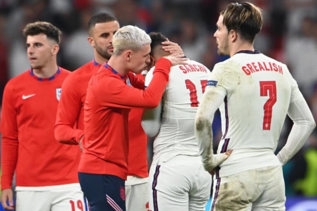 Imagen ¿Por qué los futbolistas se quitan la medalla de subcampeón?