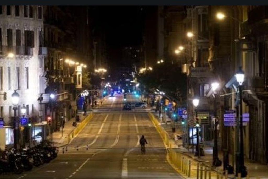 Imagen Vuelve toque de queda nocturno en Barcelona por rebrote de COVID-19