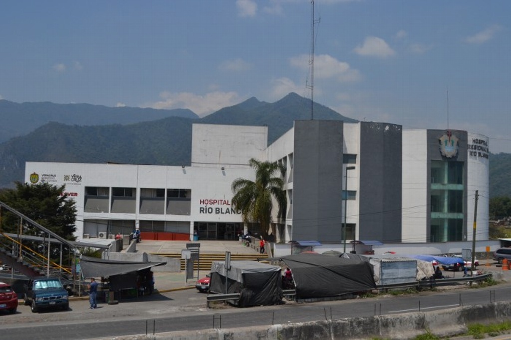 Imagen Hay 17 personas hospitalizadas con COVID-19 en Hospital Regional de Río Blanco