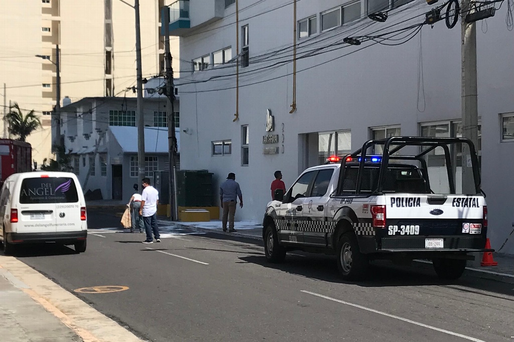 Imagen Hombre de 60 años se lanza de edificio y muere, en Boca del Río