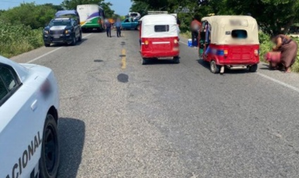 Imagen Cierre de circulación por habitantes en carretera Coatzacoalcos-Salina Cruz, esta tarde
