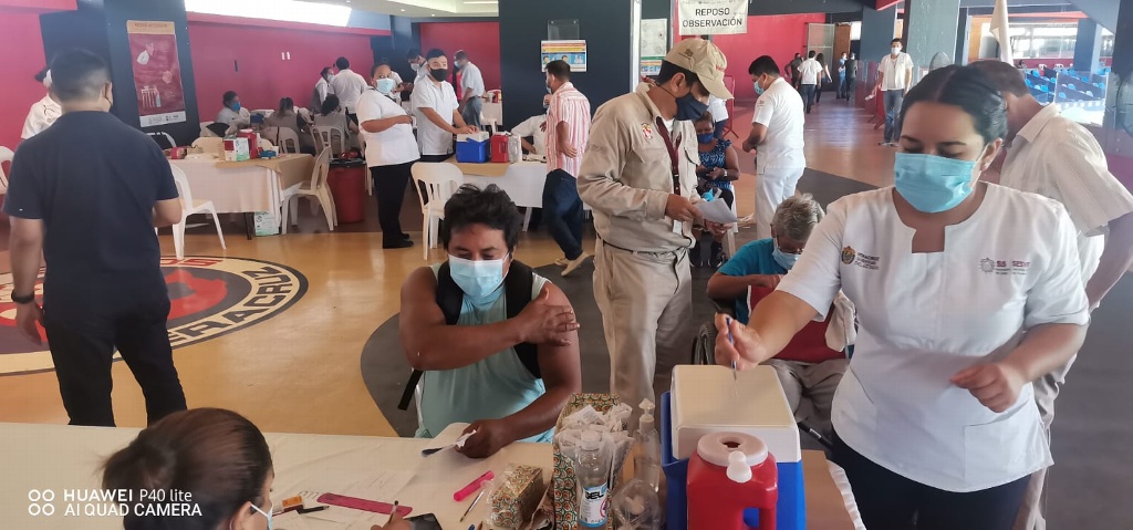 Imagen Apoya Marina en jornada de vacunación en Veracruz