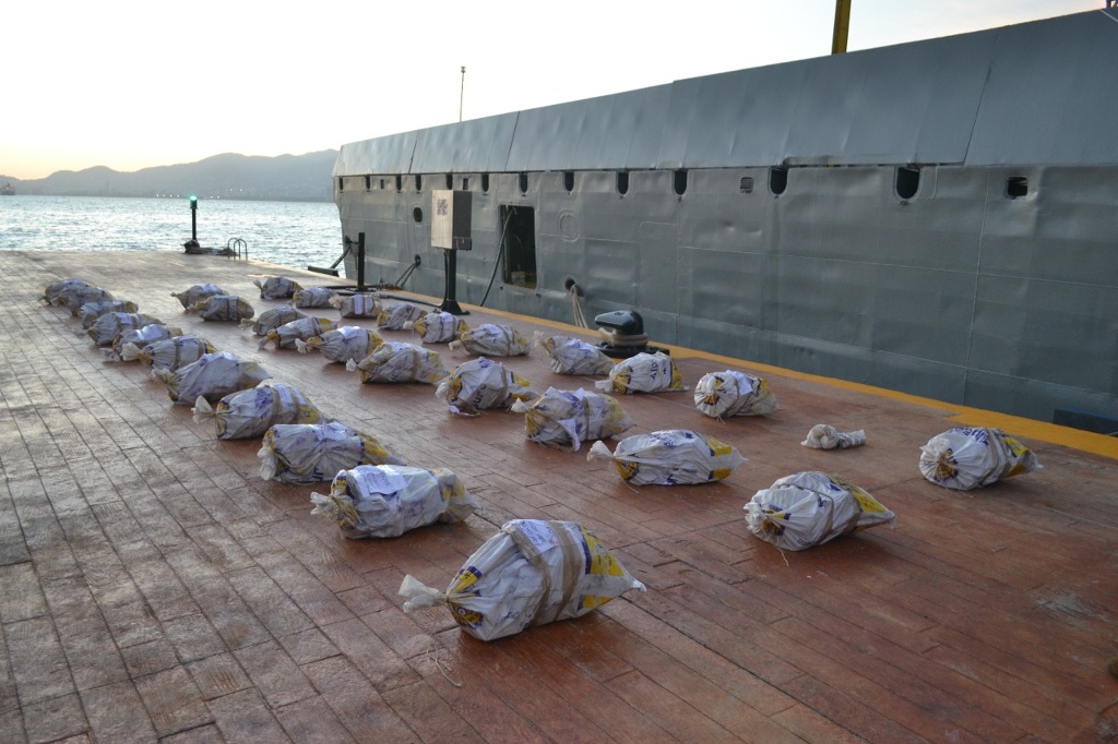 Imagen Aseguran embarcación en alta mar con más de 700 kilos de presunta cocaína