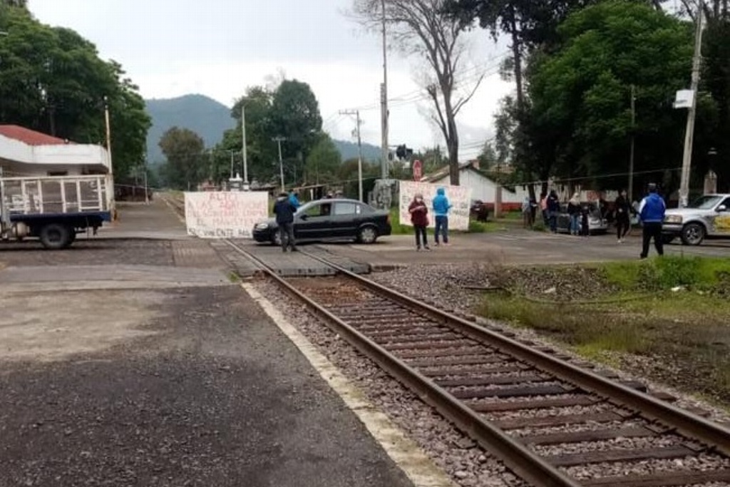 Imagen CNTE extiende bloqueos en Michoacán por falta de pagos