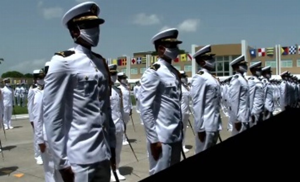 Imagen Se gradúan Guardiamarinas de la Heroica Escuela Naval Militar en Veracruz