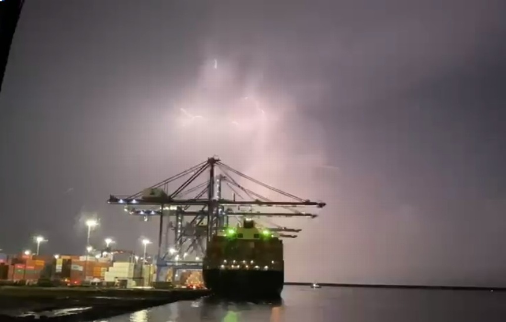 Imagen Captan impresionante video de la tormenta eléctrica registrada en Veracruz 