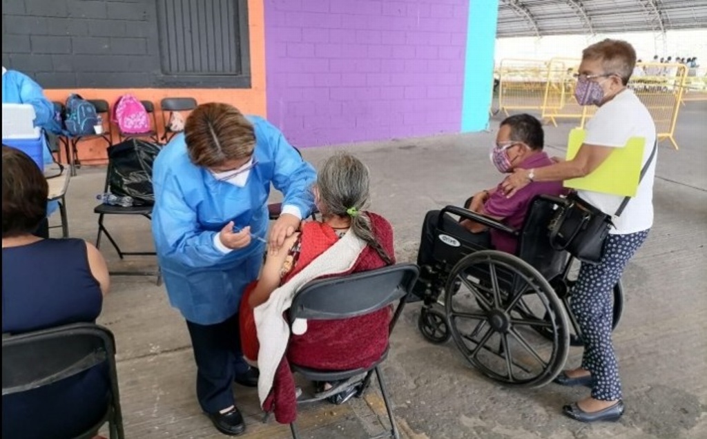 Imagen Informa gobernador segundas dosis para 50 a 59 años en 44 municipios de Veracruz