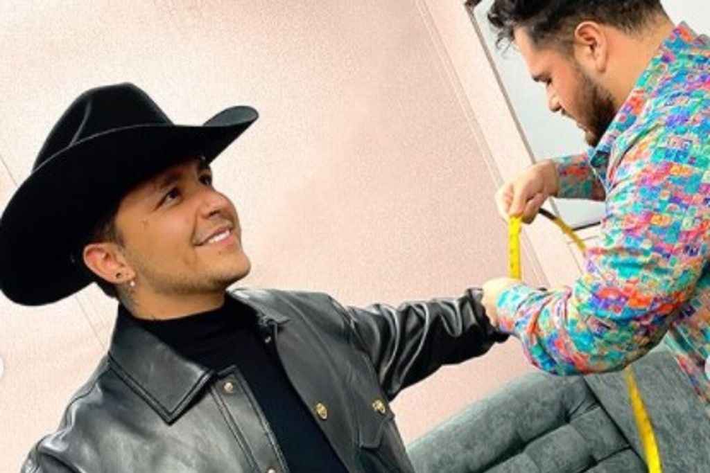 Imagen Inicia confección del traje de boda de Christian Nodal (+fotos)