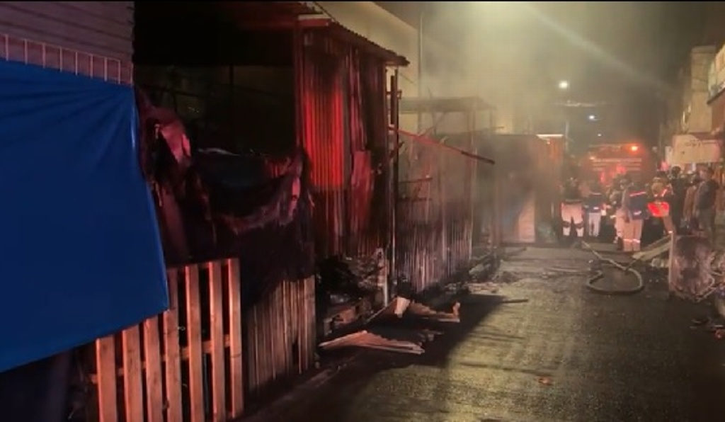 Imagen Se incendian locales del Mercado Revolución en Córdoba, Veracruz (+Video)