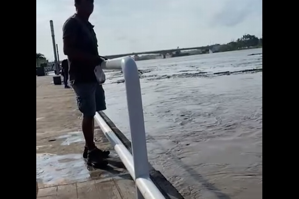 Imagen Alertan sobre riesgo de desbordamiento del río en Tuxpan, Veracruz