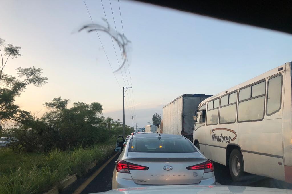 Imagen Cierre por fuerte accidente en la entrada de Xalapa